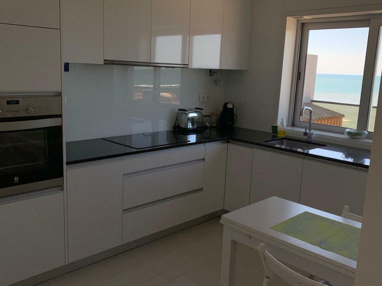 Front Beach Apartment Повуа-ди-Варзин Экстерьер фото