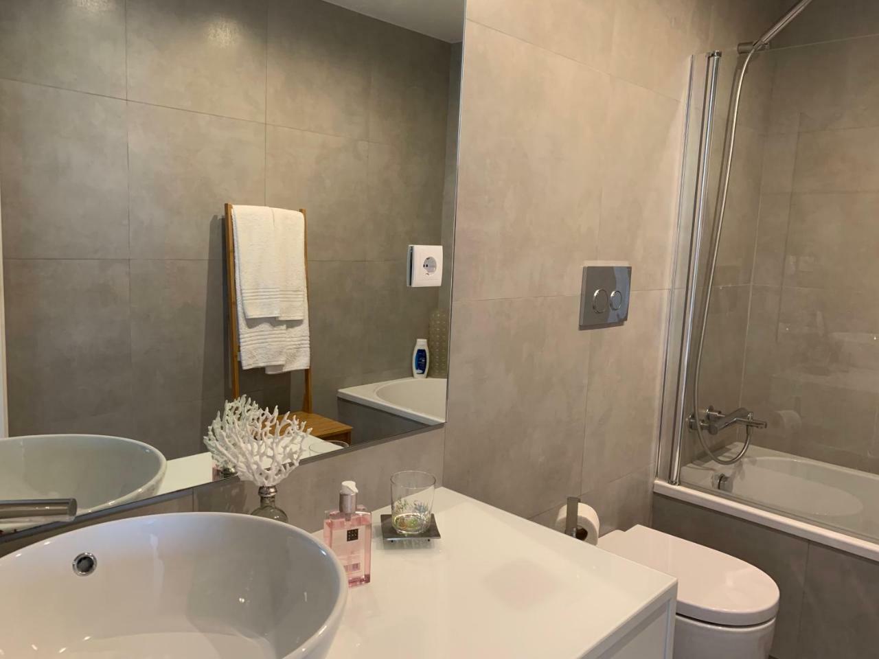 Front Beach Apartment Повуа-ди-Варзин Экстерьер фото